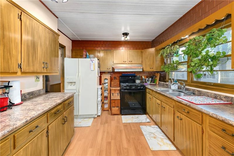 8855 53rd Ter, Raytown, MO 64133