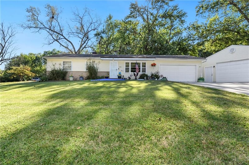 8855 53rd Ter, Raytown, MO 64133