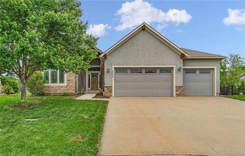 5524 Chamney Ct, Lawrence, KS 66049