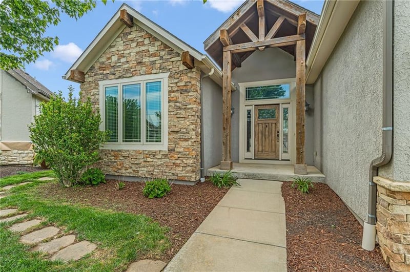 5524 Chamney Ct, Lawrence, KS 66049