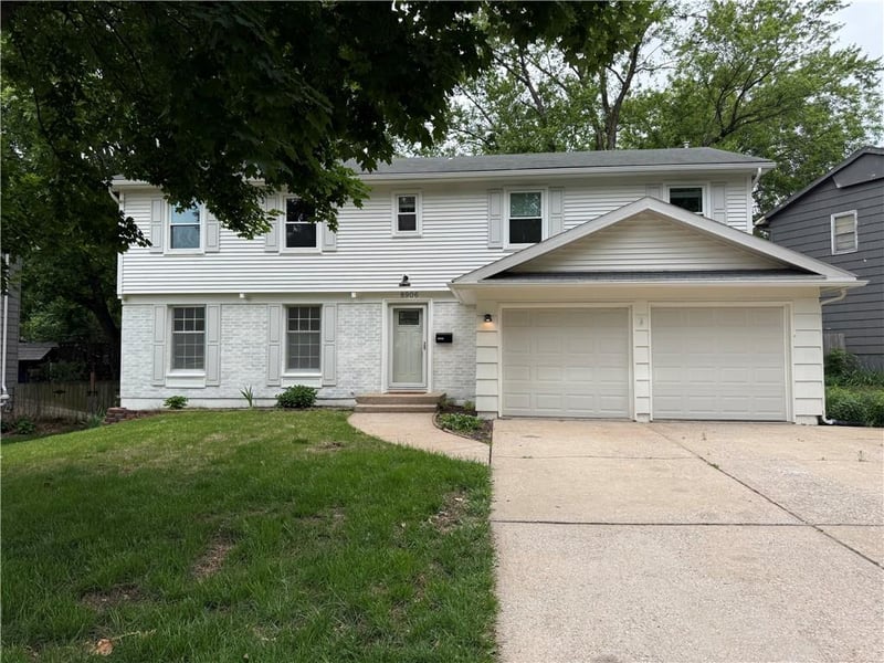 8906 Grant St, Overland Park, KS 66212