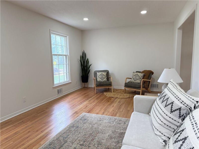 8906 Grant St, Overland Park, KS 66212