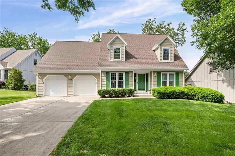 7304 114th Ter, Overland Park, KS 66210