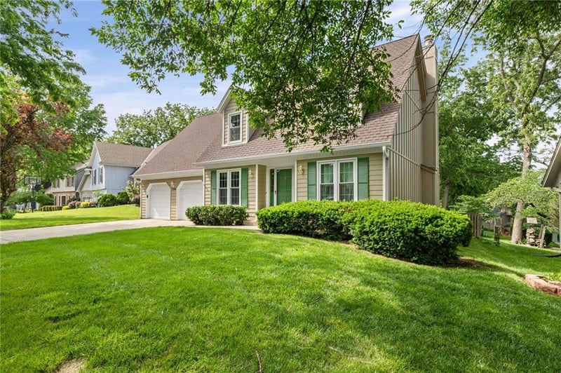 7304 114th Ter, Overland Park, KS 66210