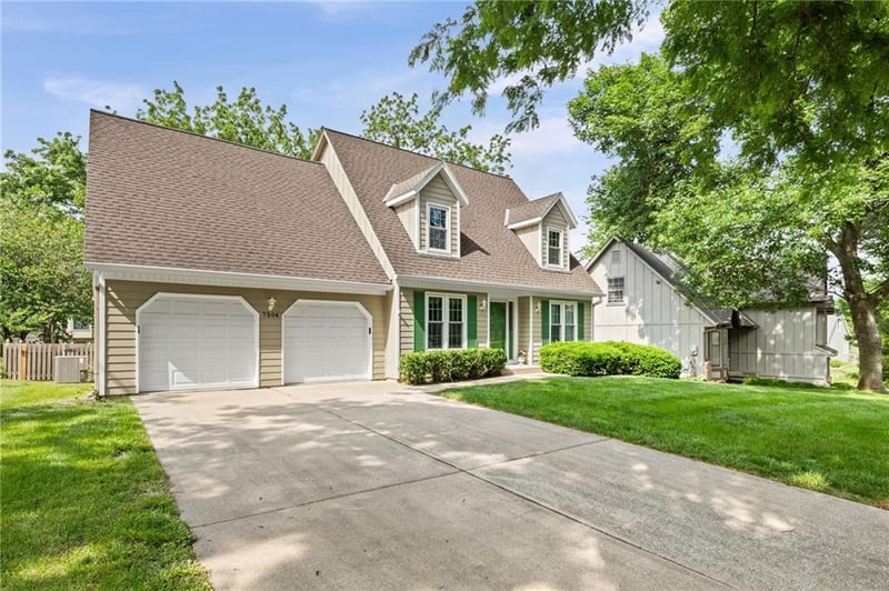 7304 114th Ter, Overland Park, KS 66210