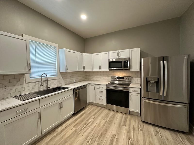 1908 Faraon St, St Joseph, MO 64501