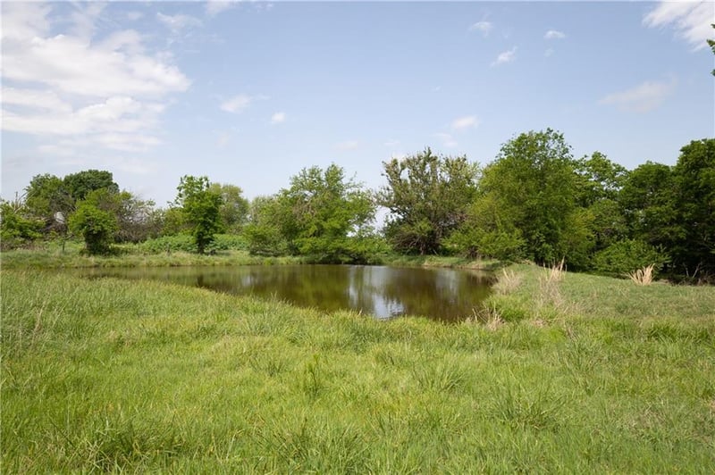 214 20 000 Rd, Cherryvale, KS 67335