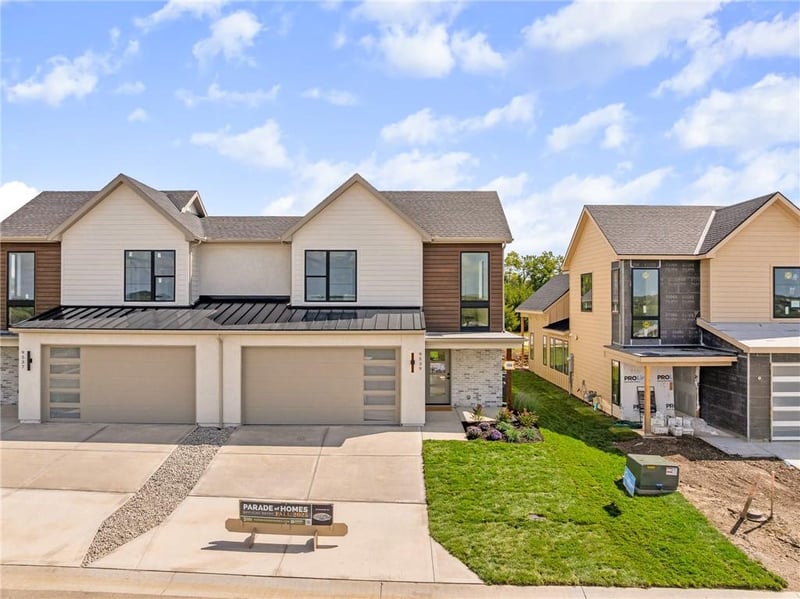 17749 97th St, Lenexa, KS 66219