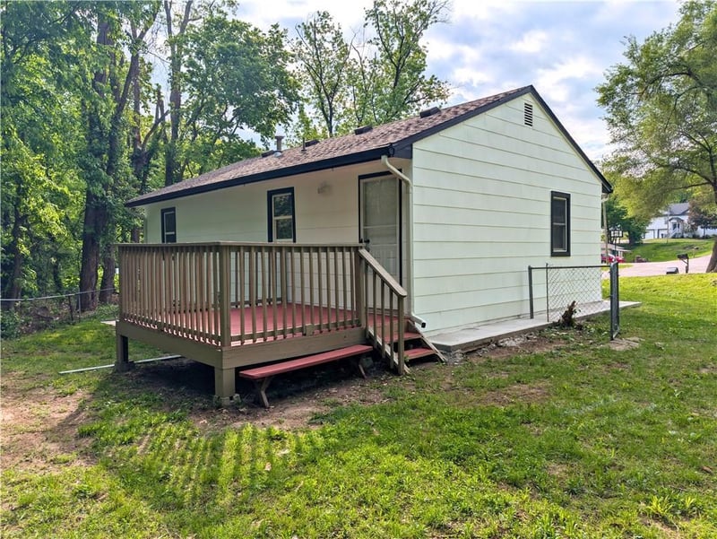 1324 52nd Ct, Kansas City, KS 66102