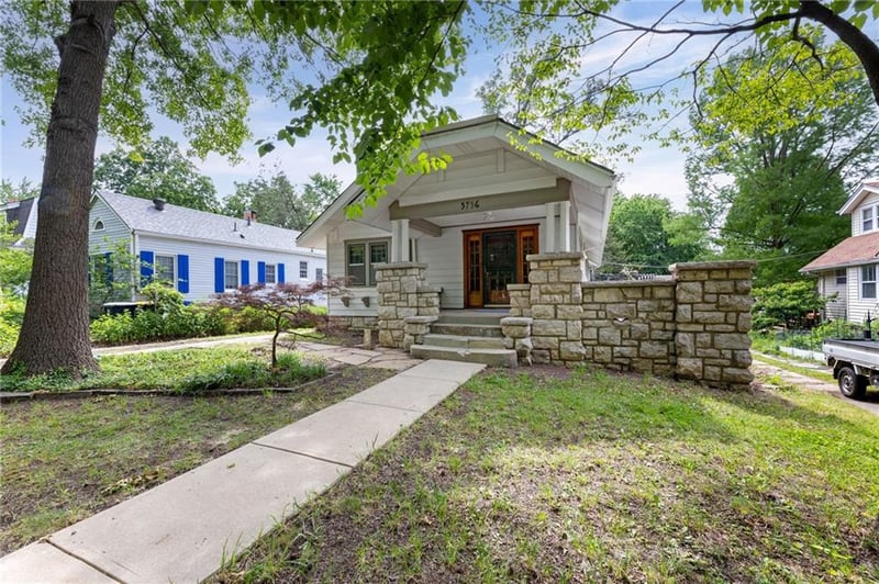 5736 Kenwood Ave, Kansas City, MO 64110