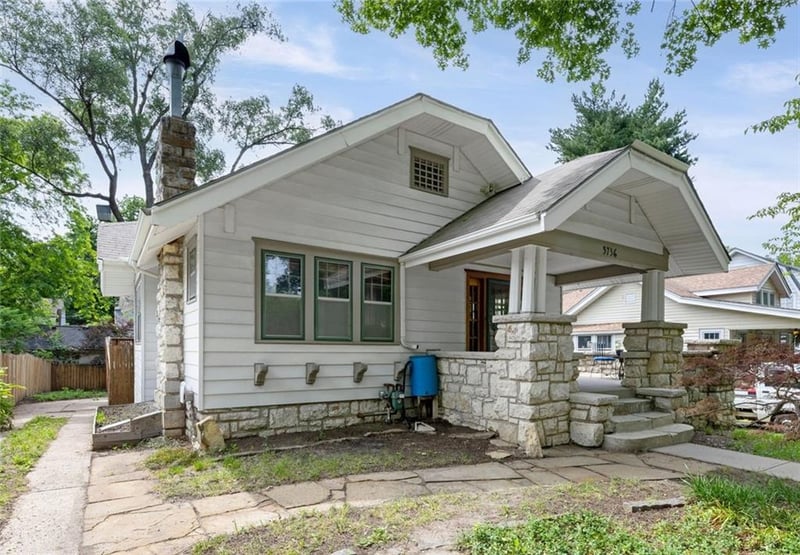 5736 Kenwood Ave, Kansas City, MO 64110