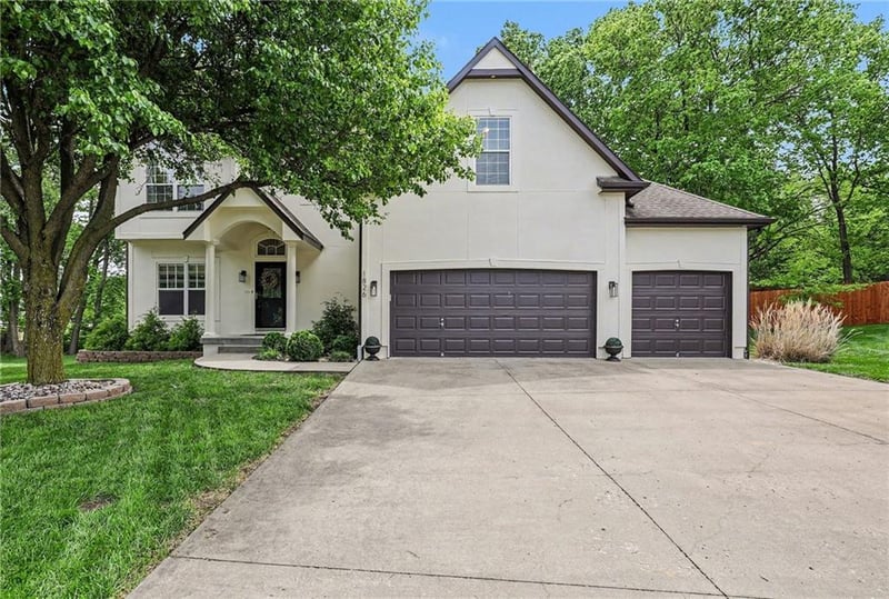 1826 S Jones Ct, Independence, MO 64057