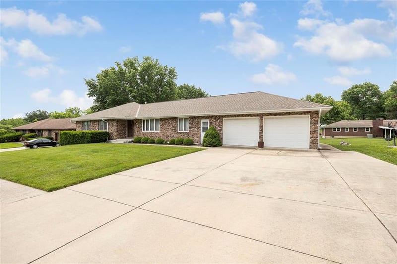 1317 78th St, Kansas City, MO 64118
