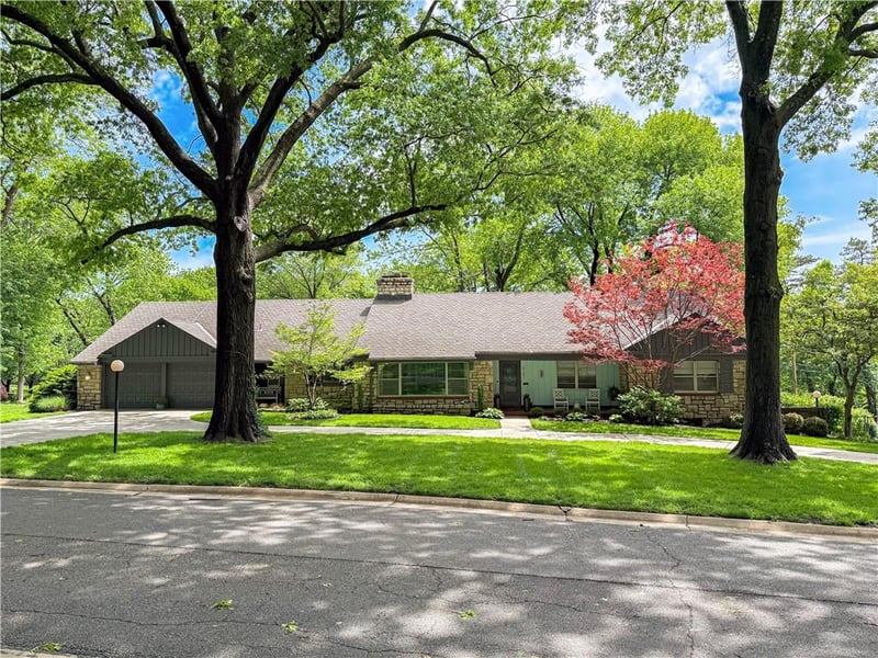 9703 Overbrook Rd, Leawood, KS 66206