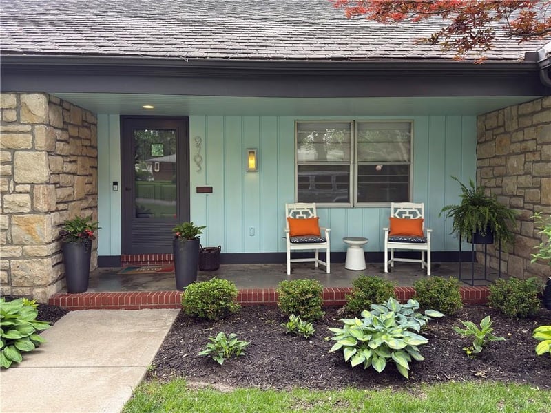 9703 Overbrook Rd, Leawood, KS 66206