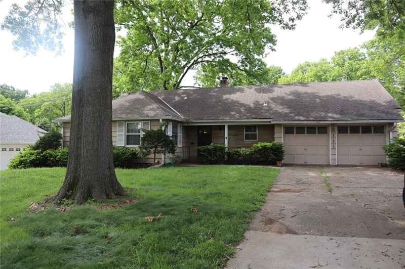 5111 66th St, Prairie Village, KS 66208