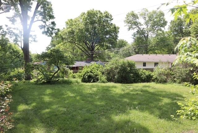 5111 66th St, Prairie Village, KS 66208
