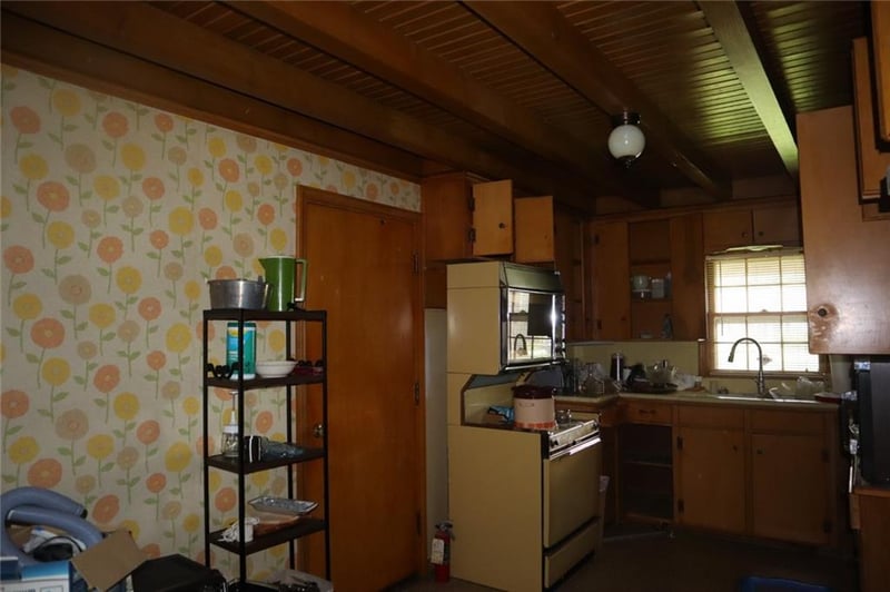 5111 66th St, Prairie Village, KS 66208