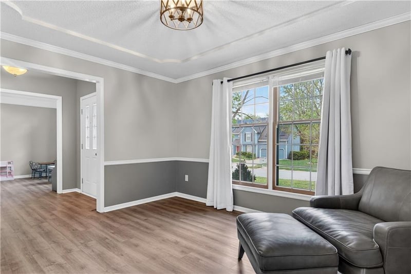 9410 Hall Dr, Lenexa, KS 66219