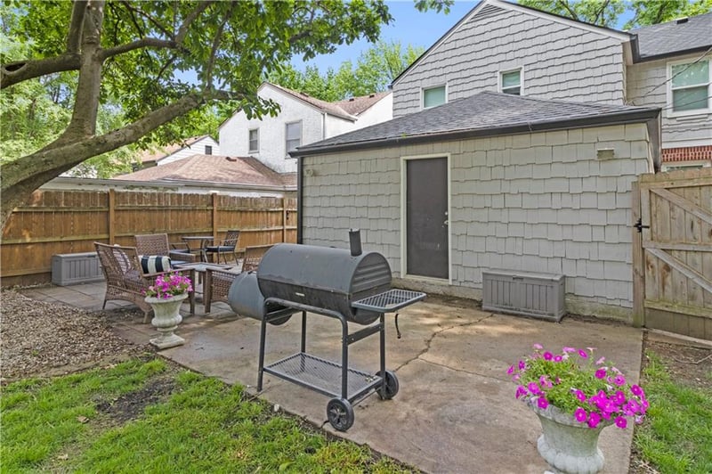 600 72nd Ter, Kansas City, MO 64131