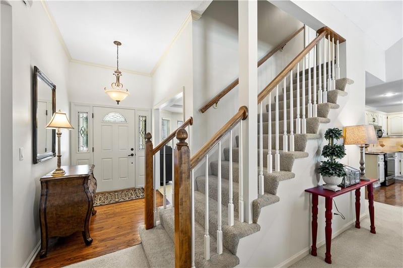 500 Bayview Dr, Raymore, MO 64083