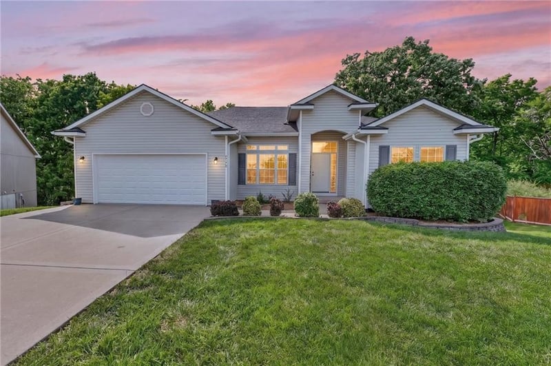 8720 Belton Ave, Kansas City, MO 64154
