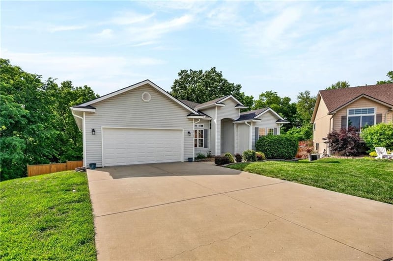 8720 Belton Ave, Kansas City, MO 64154