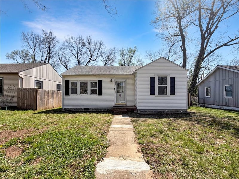 1005 44th St, Kansas City, MO 64116