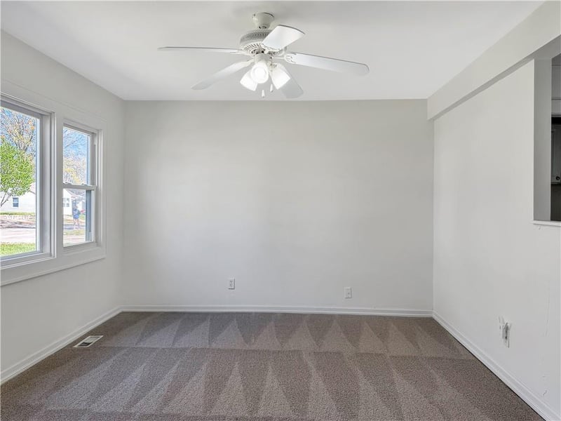 1005 44th St, Kansas City, MO 64116