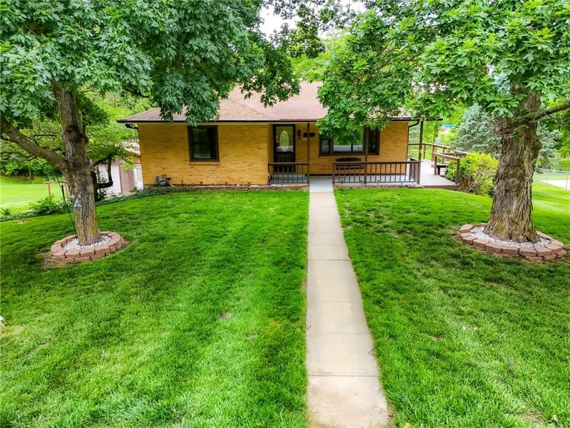 2628 39th Ter, St Joseph, MO 64503