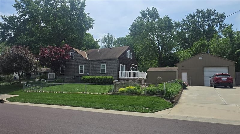 7800 Hardy St, Overland Park, KS 66204