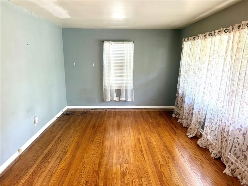 3523 Pacific St, St Joseph, MO 64507