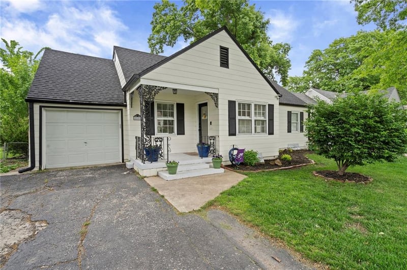 5000 51st St, Roeland Park, KS 66205