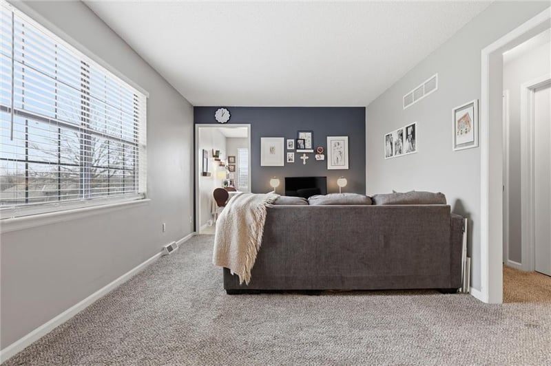8671 N Hull Ave, Kansas City, MO 64154