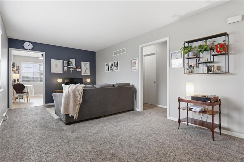 8671 N Hull Ave, Kansas City, MO 64154