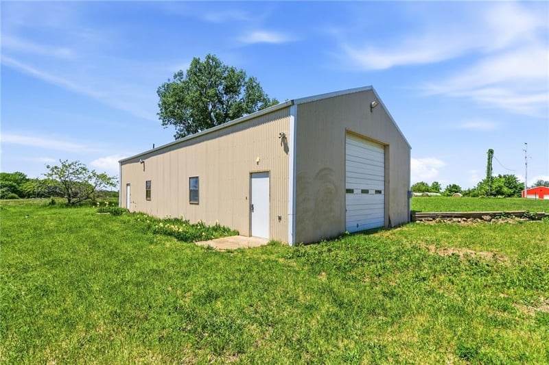 29311 231st St, Spring Hill, KS 66083