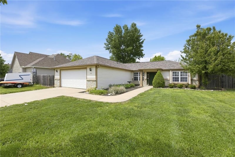218 Hillside Dr, Baldwin City, KS 66006