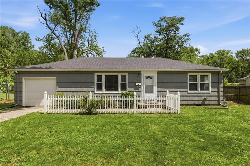 8901 Craig Dr, Overland Park, KS 66212