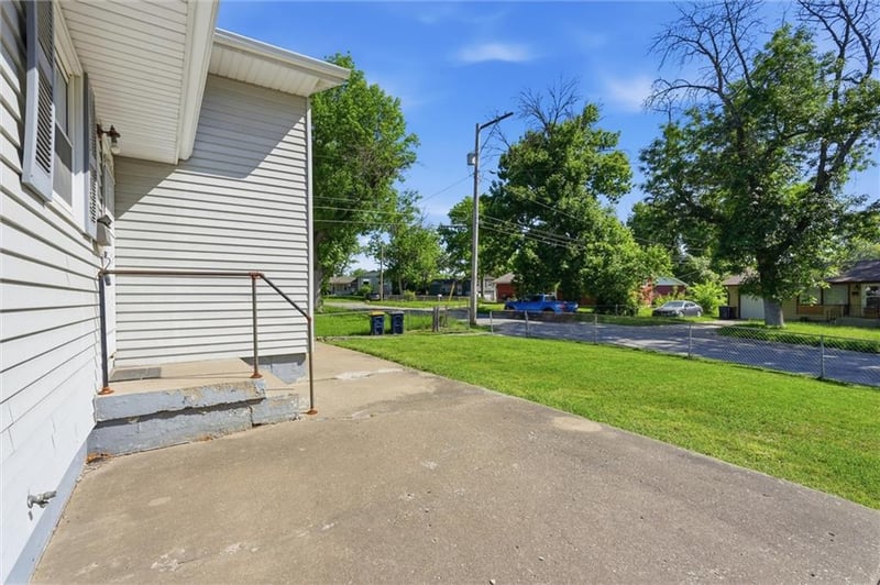 4706 Kensington St, Kansas City, MO 64130