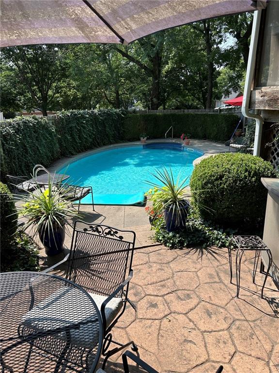 11203 124th St, Overland Park, KS 66213