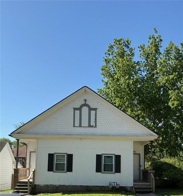 2318 Sylvanie St, St Joseph, MO 64501