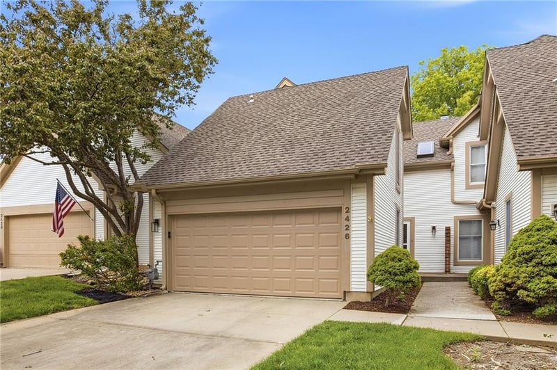 2426 137th Pl, Overland Park, KS 66224