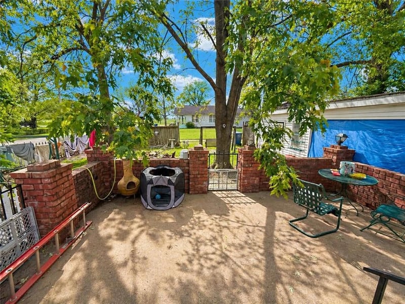421 Lynn St, Columbus, KS 66725