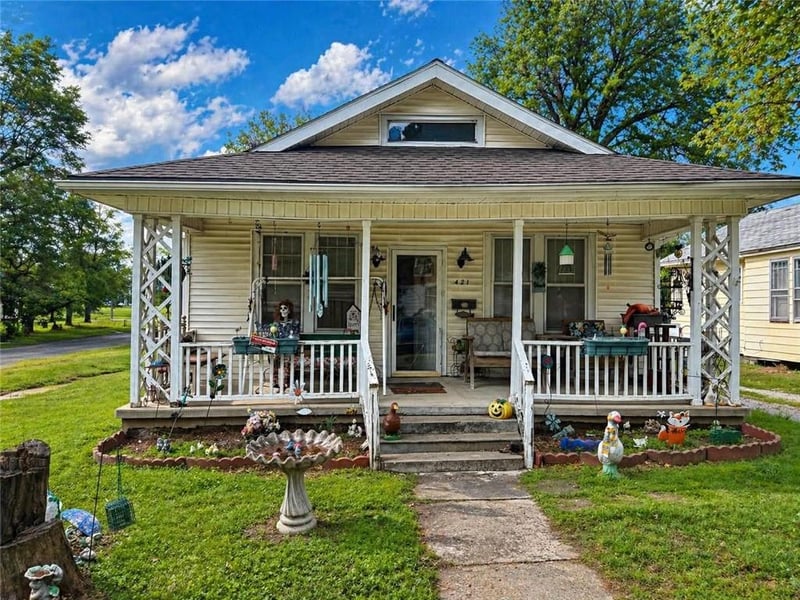 421 Lynn St, Columbus, KS 66725