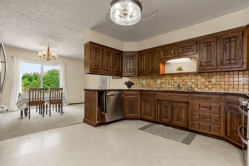 1536 Dickinson St, Independence, MO 64050