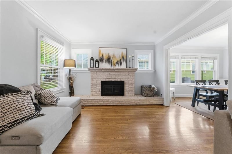 106 E 65th Ter, Kansas City, MO 64113