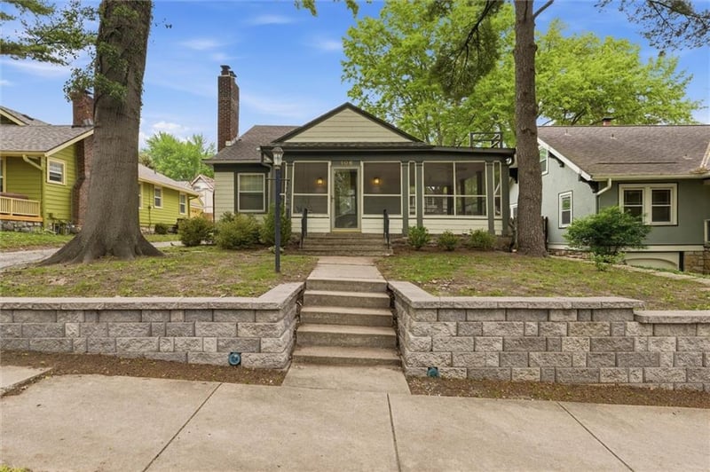 106 E 65th Ter, Kansas City, MO 64113