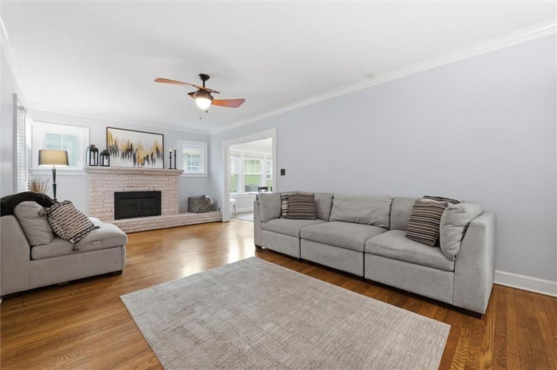 106 E 65th Ter, Kansas City, MO 64113