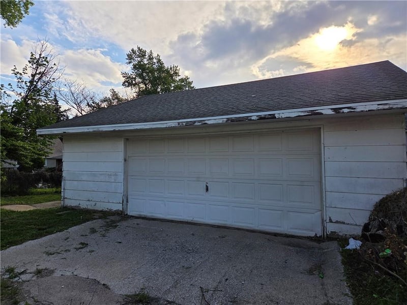 3112 11th St, St Joseph, MO 64505