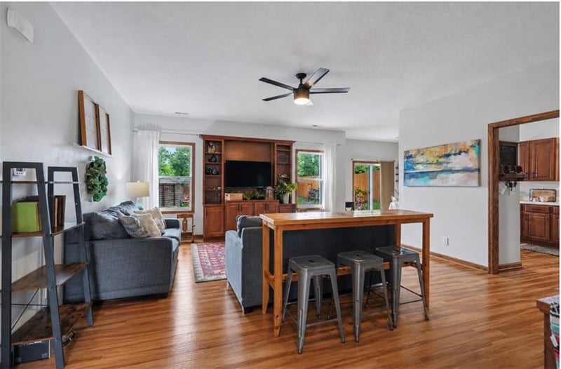 1414 25th Ter, Lawrence, KS 66046